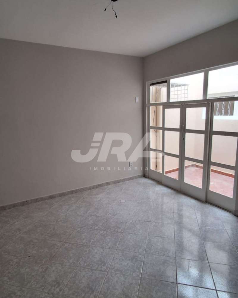 casa / comercial à Venda no bairro Centro em Pederneiras imagem 0